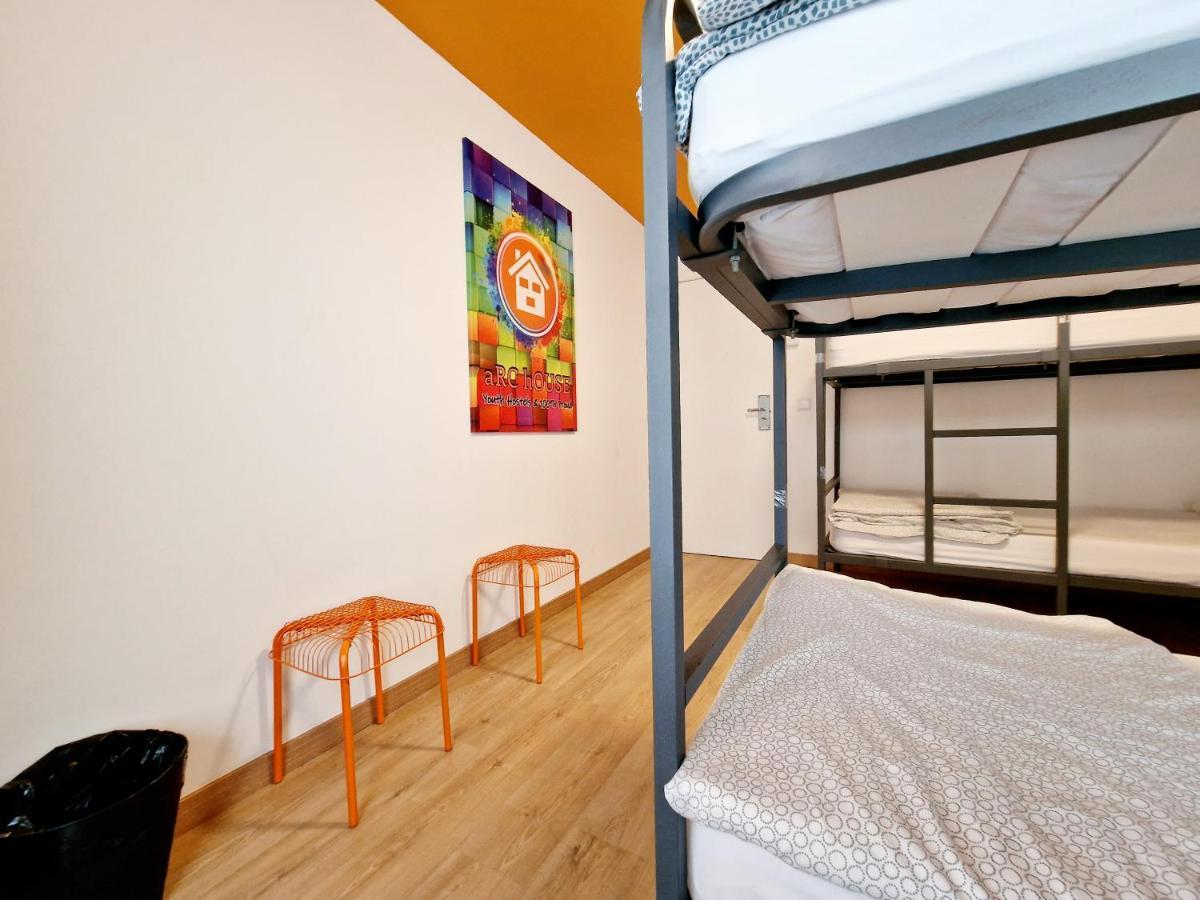 Arc House Barcelona Hostel Buitenkant foto